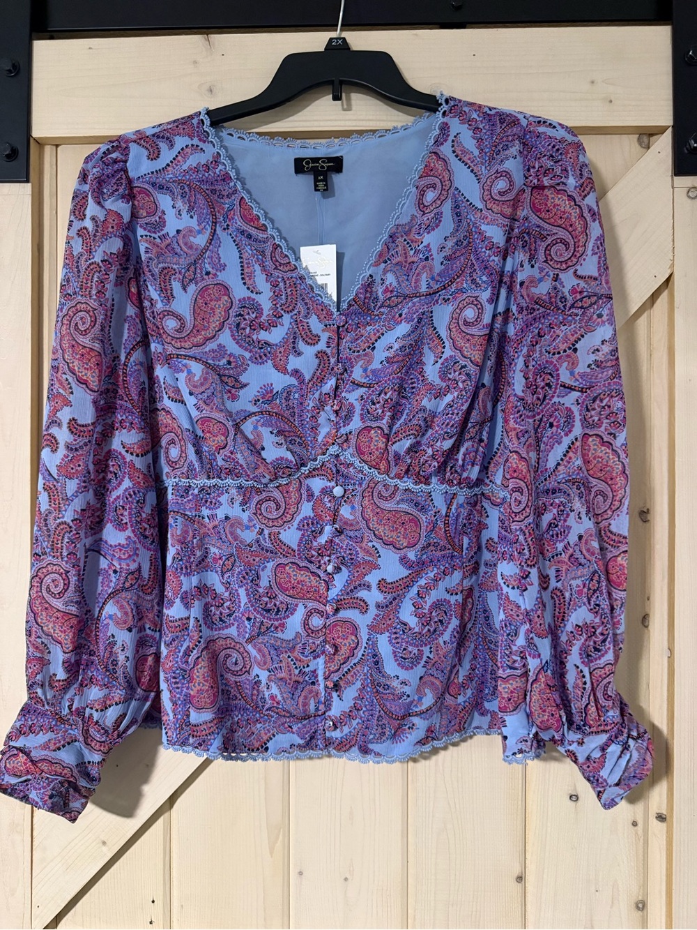 Jessica Simpson Lavender Paisley V-Neck Button Front Blouse Size 2X NWT